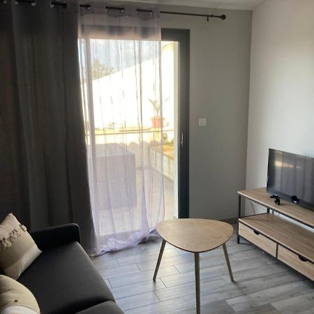 Studio Meuble Du Bourg Puymiclan Kültér fotó