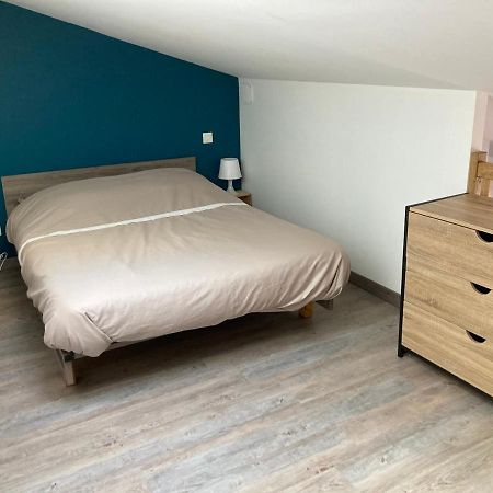 Studio Meuble Du Bourg Puymiclan Kültér fotó