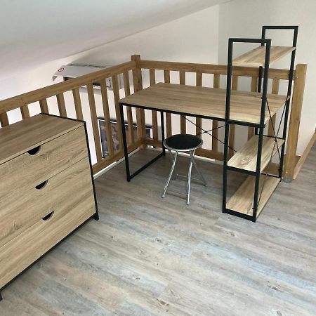 Studio Meuble Du Bourg Puymiclan Kültér fotó