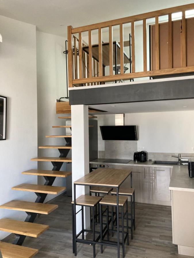 Studio Meuble Du Bourg Puymiclan Kültér fotó