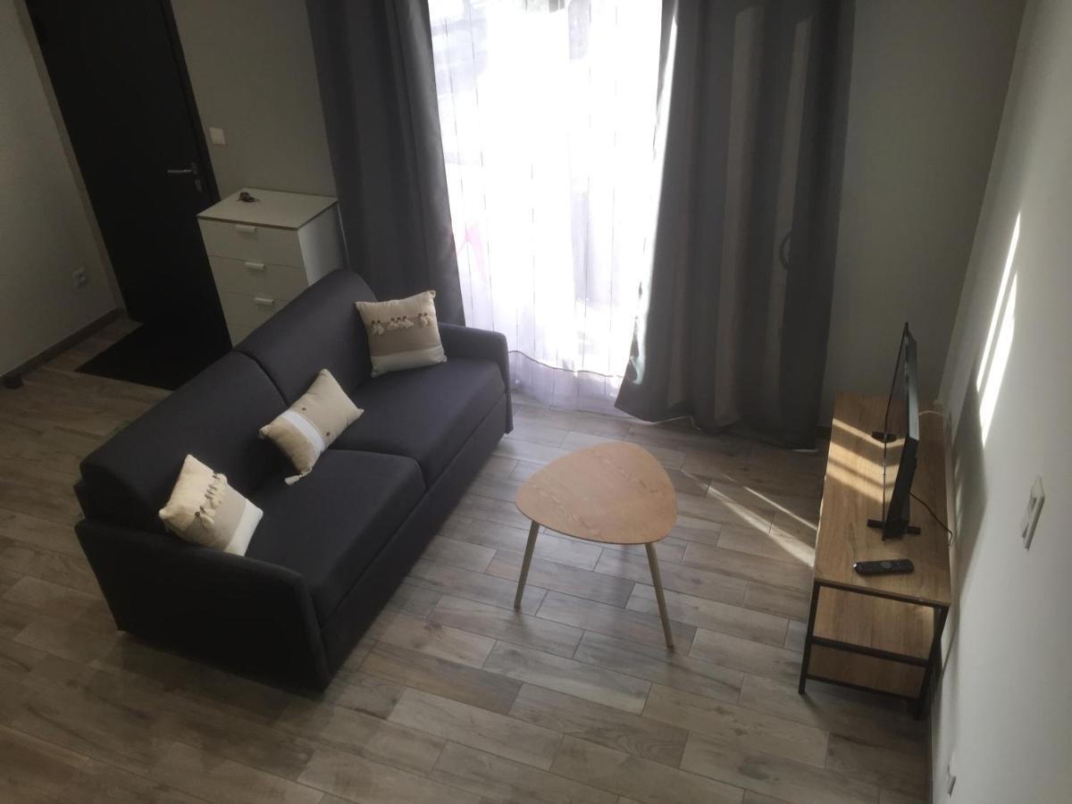Studio Meuble Du Bourg Puymiclan Kültér fotó