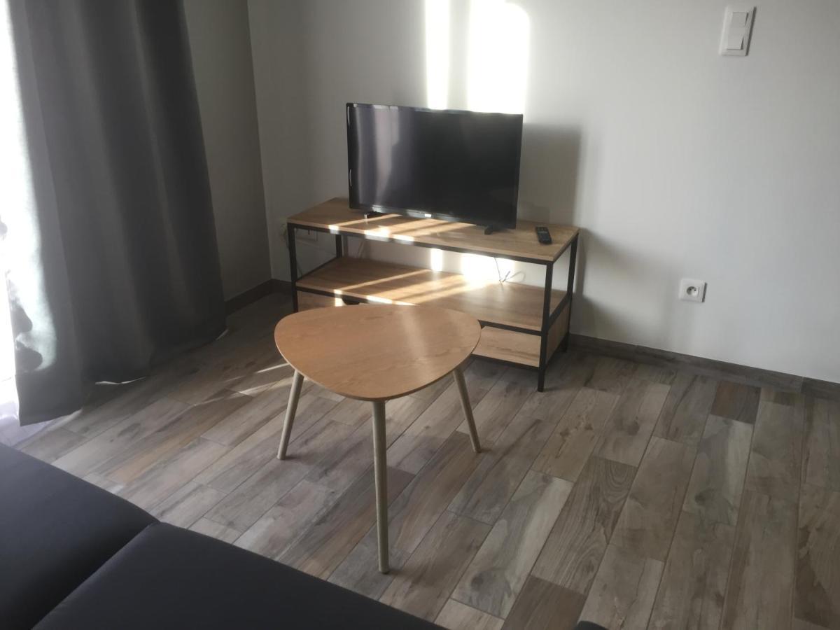 Studio Meuble Du Bourg Puymiclan Kültér fotó